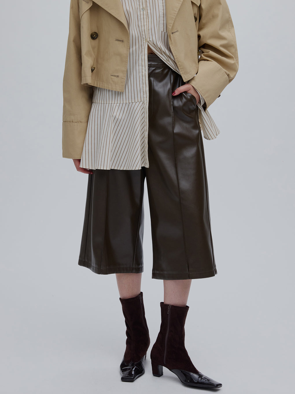SYNTHETIC LEATHER BERMUDA PANTS