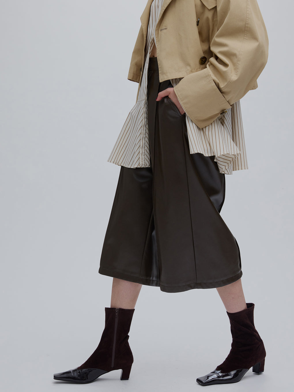 SYNTHETIC LEATHER BERMUDA PANTS