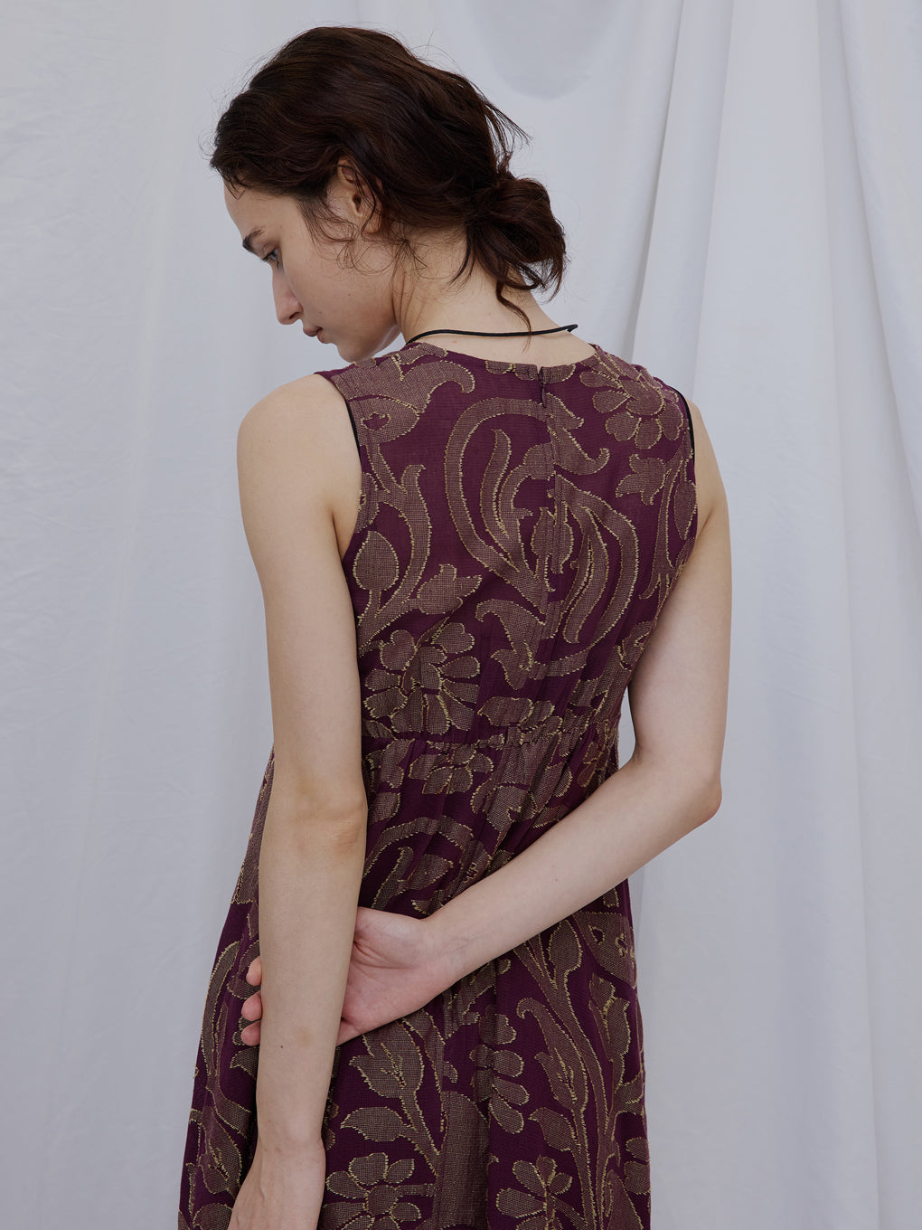 MEDI KITTY V NECK DRESS