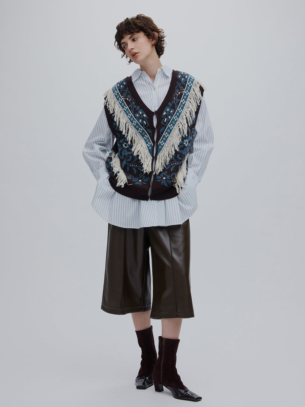 2WAY FLOWER PATTERN FRINGE KNIT VEST