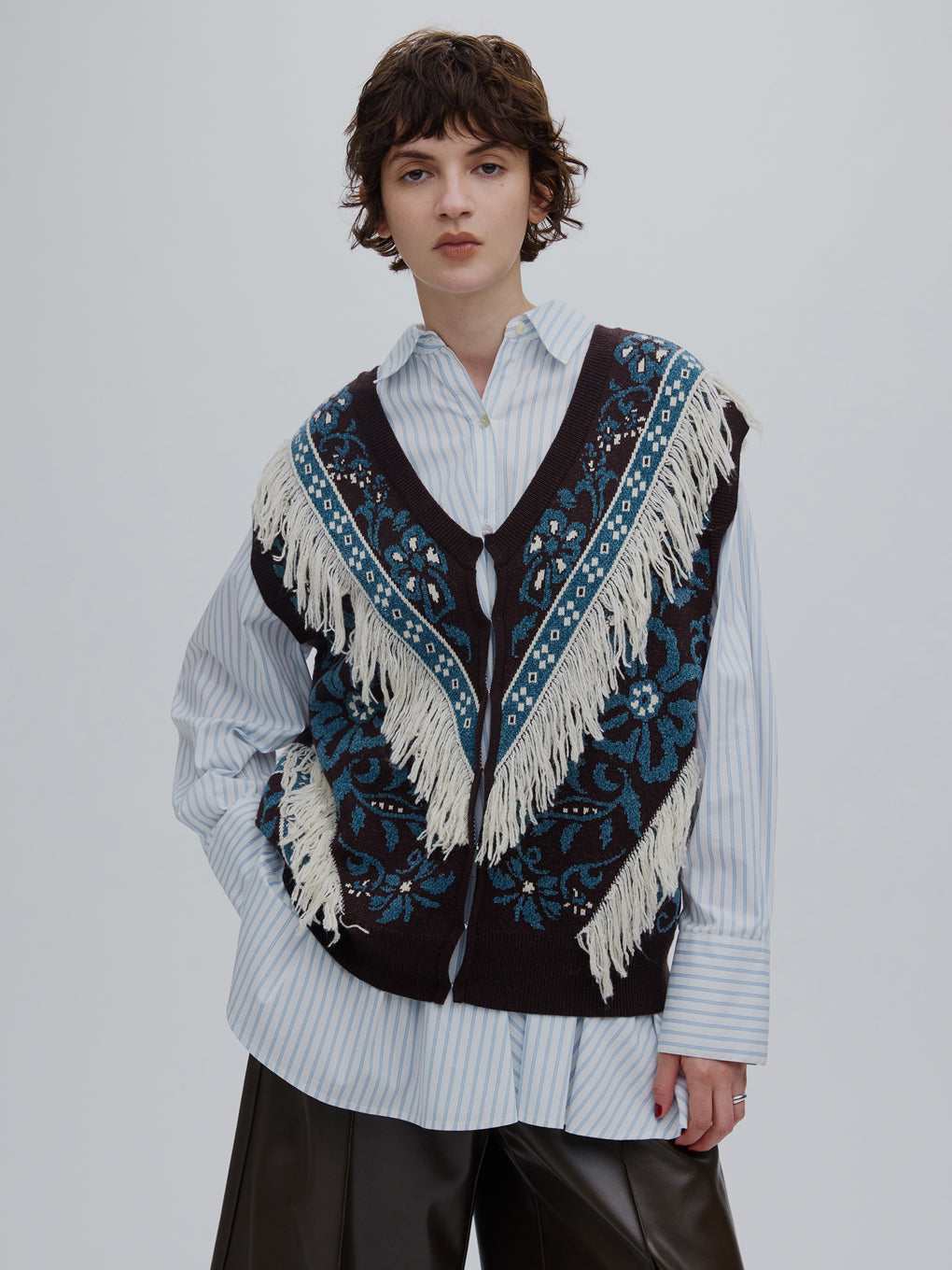 2WAY FLOWER PATTERN FRINGE KNIT VEST