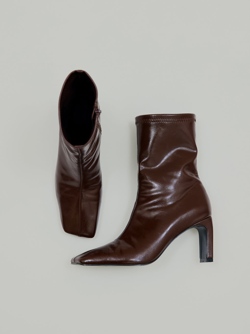 UND SQUARE TOE SHORT BOOTS
