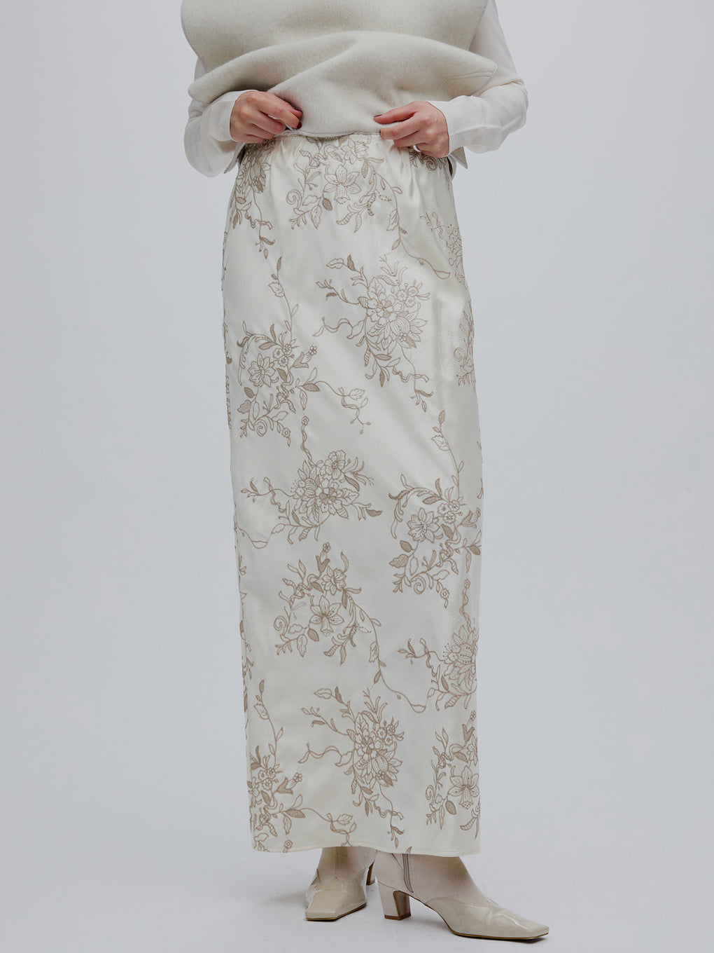 SEQUIN EMBROIDERY SATIN SKIRT