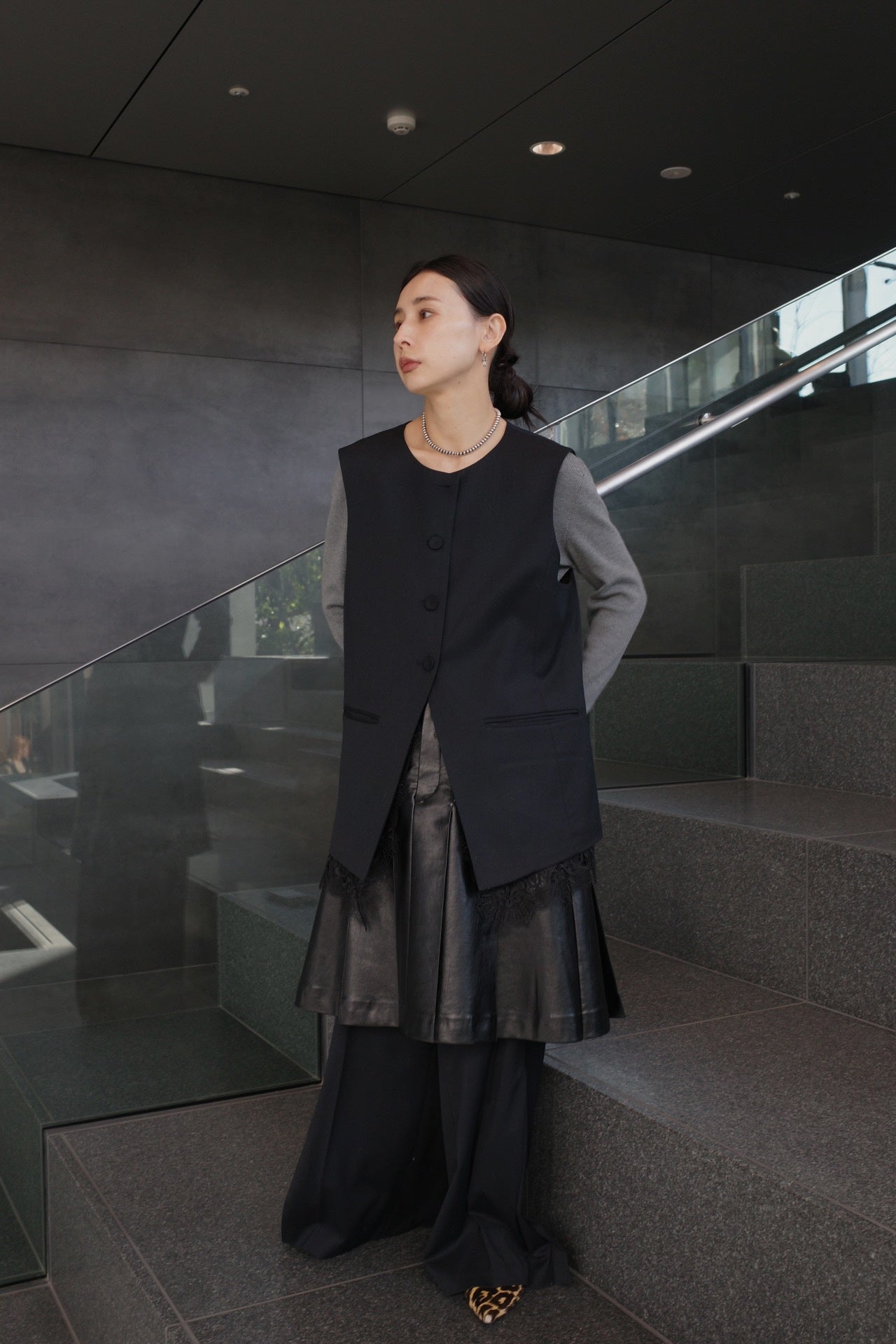 2WAY CREW NECK LACE TAKE OFF VEST