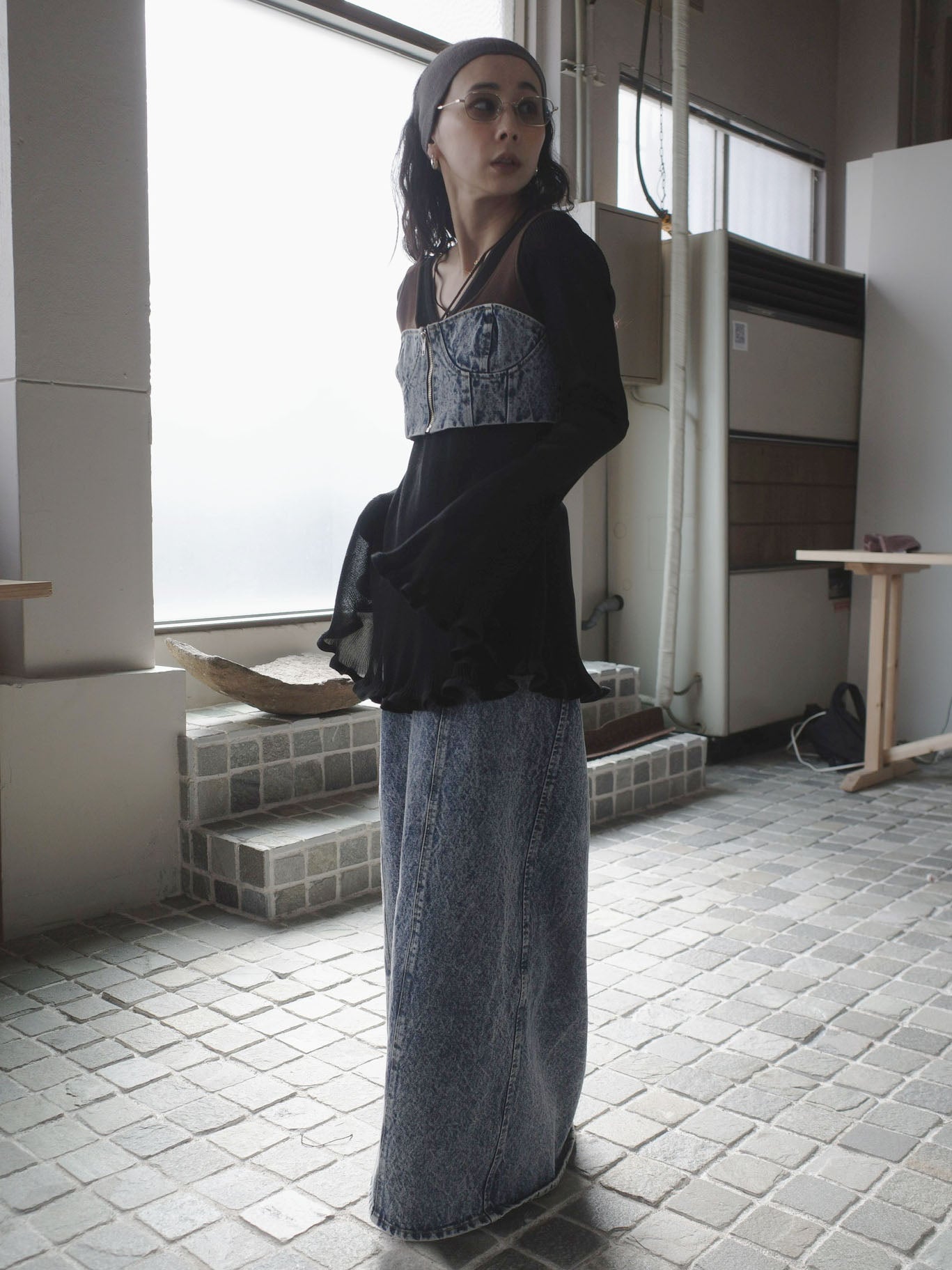 SHEER FRILL V NECK KNIT TOP