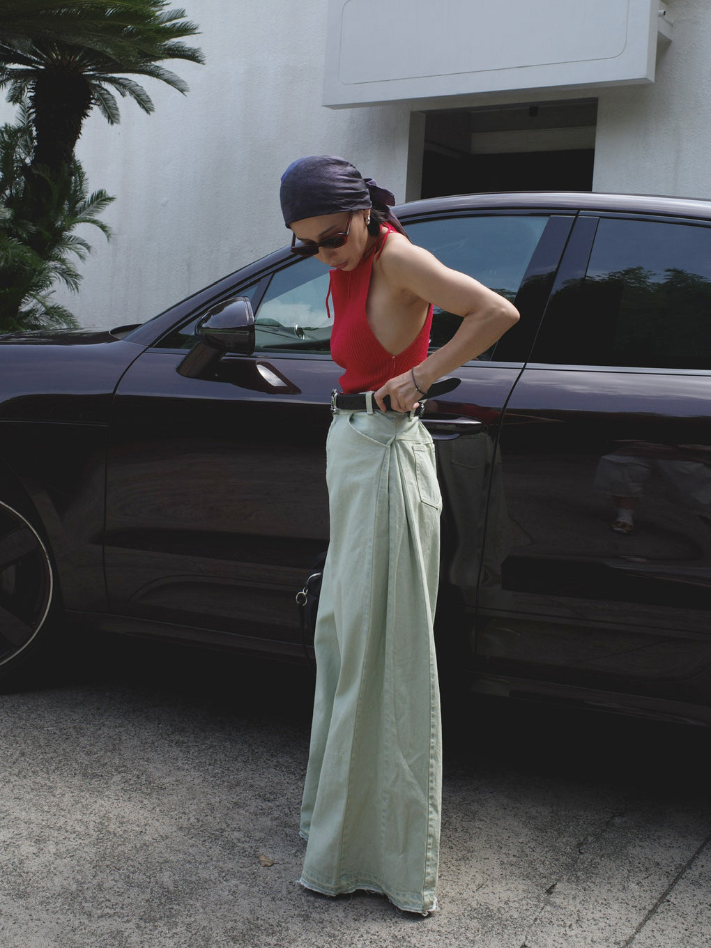 SIDE TUCK WIDE FLAIR DENIM PANTS