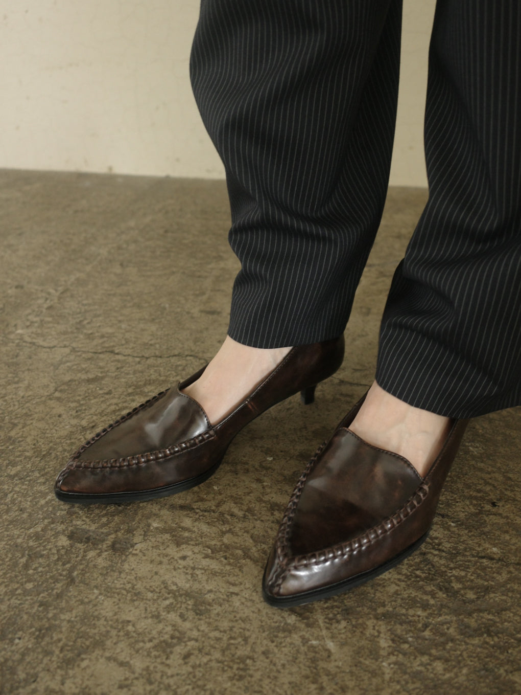 UND BLANKET STITCH LOAFER PUMPS