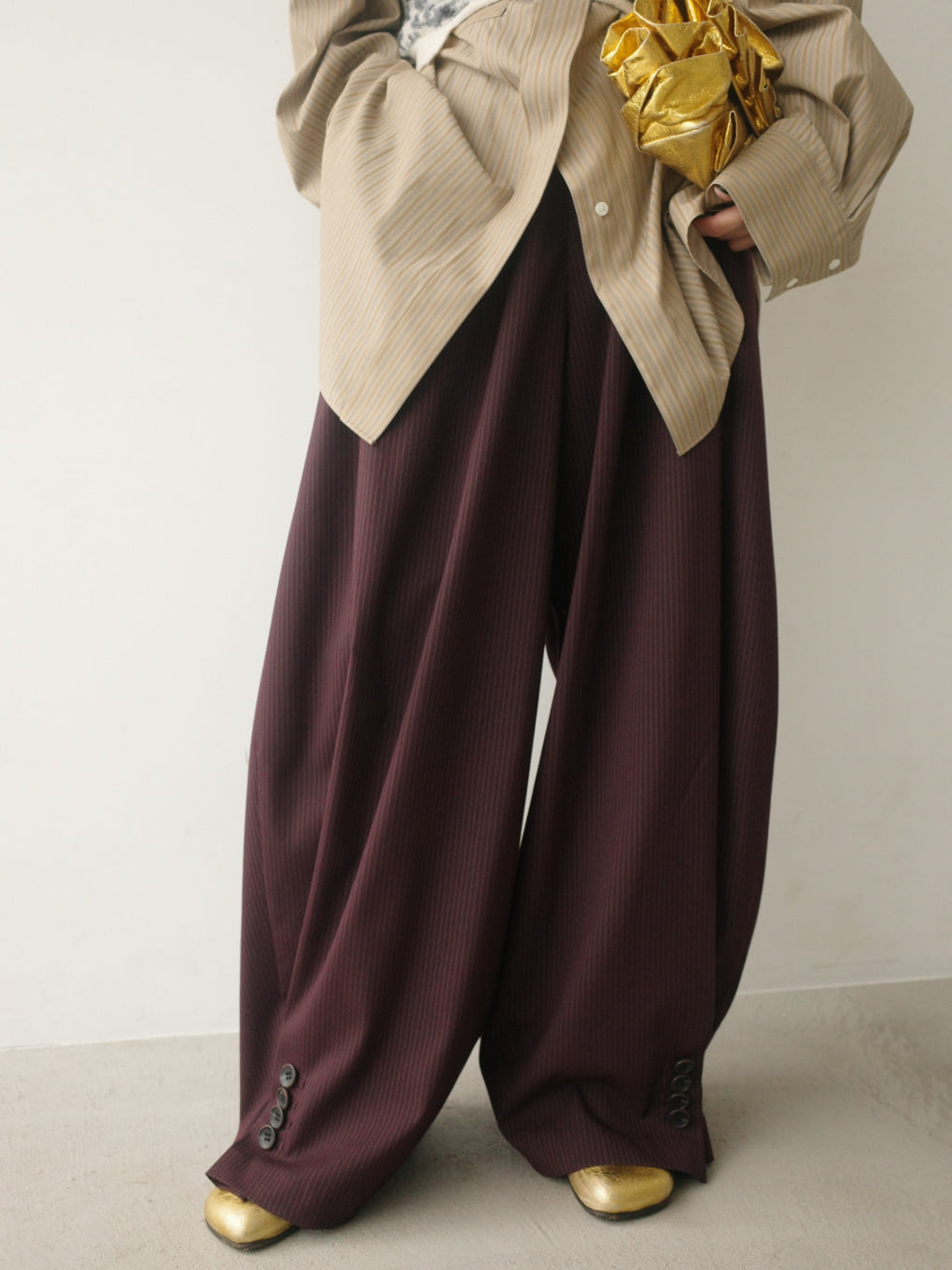 UND PINSTRIPE BARREL SILHOUETE PANTS