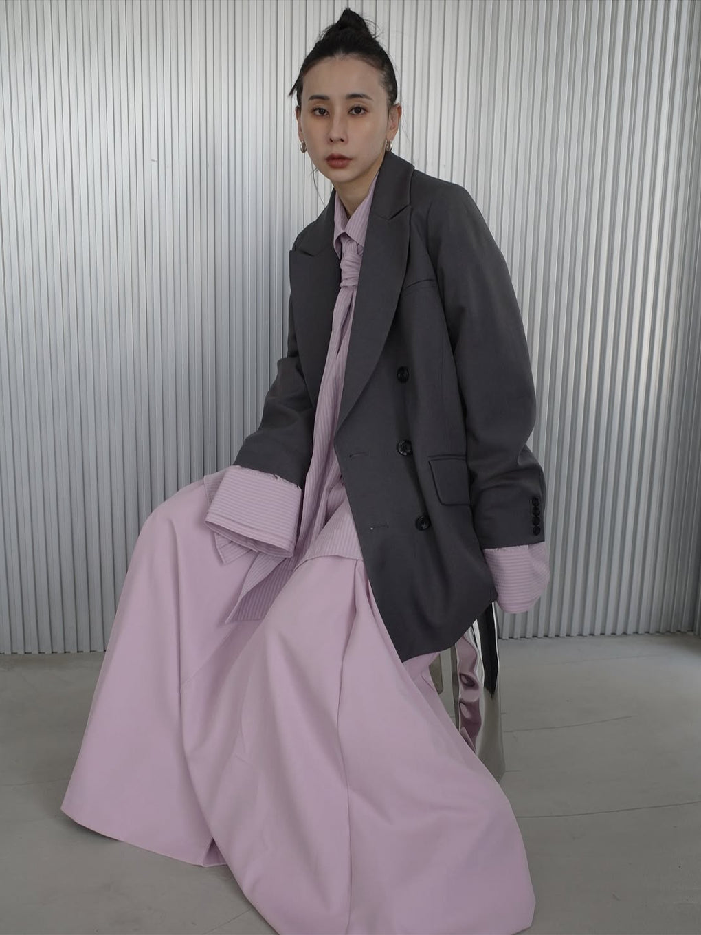 UND UNEVENNESS TIE BLOUSE