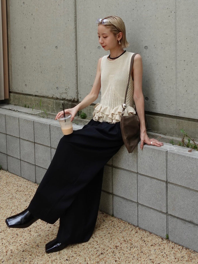 MILT RUFFLE KNIT TOP