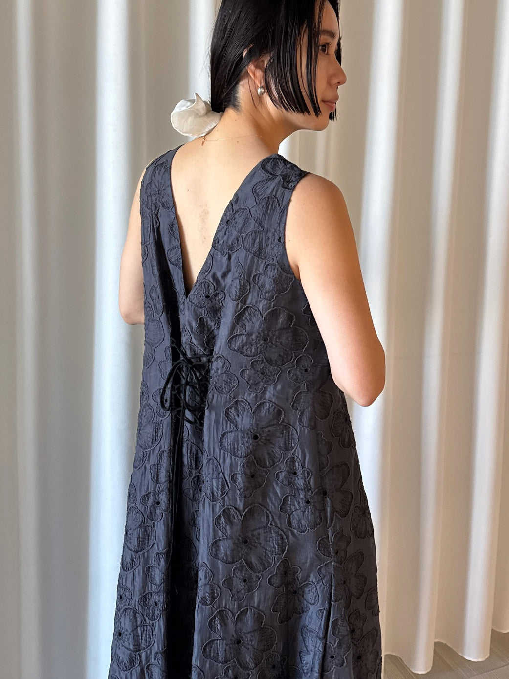 MEDI EMBROIDERY BACK LACE UP DRESS