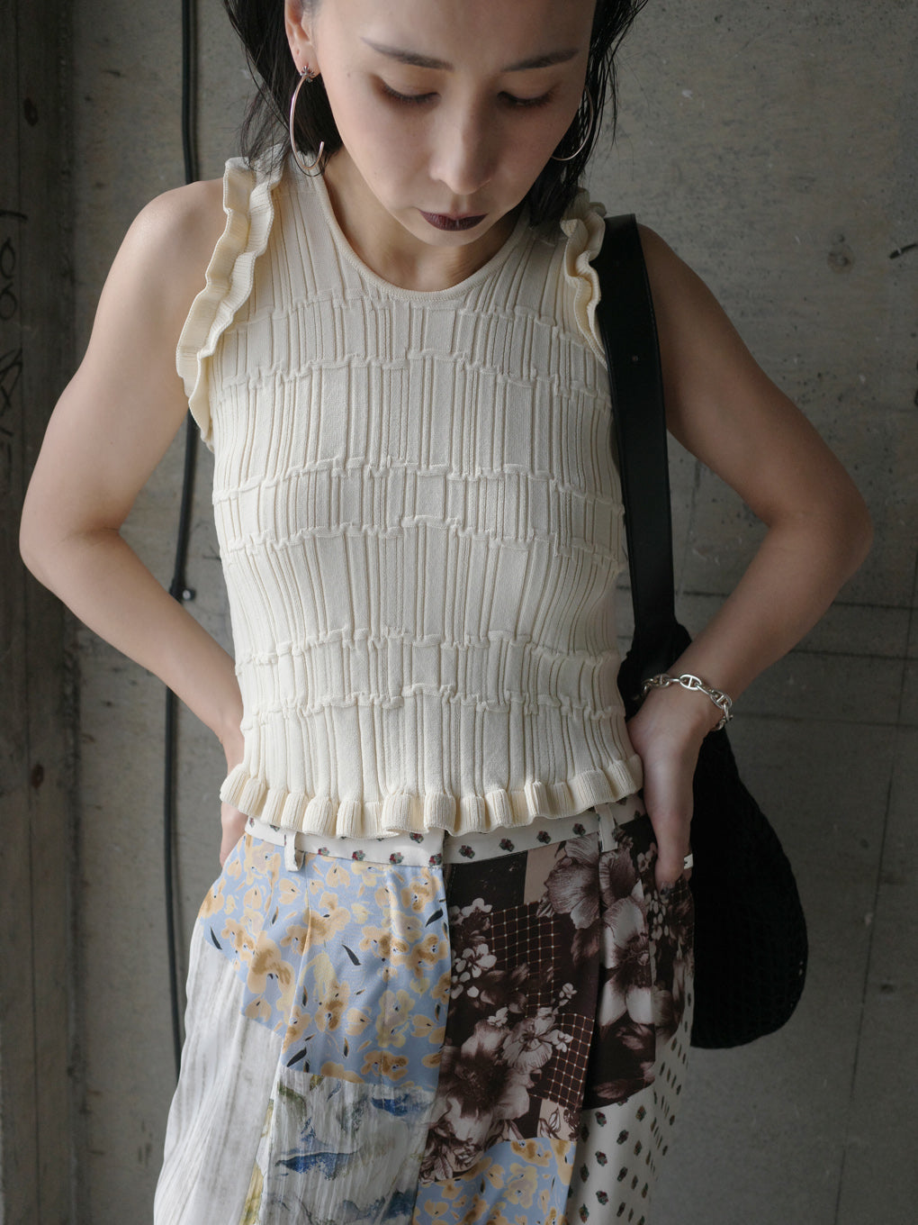 MEDI 2WAY WAVY FRILL KNIT TOP