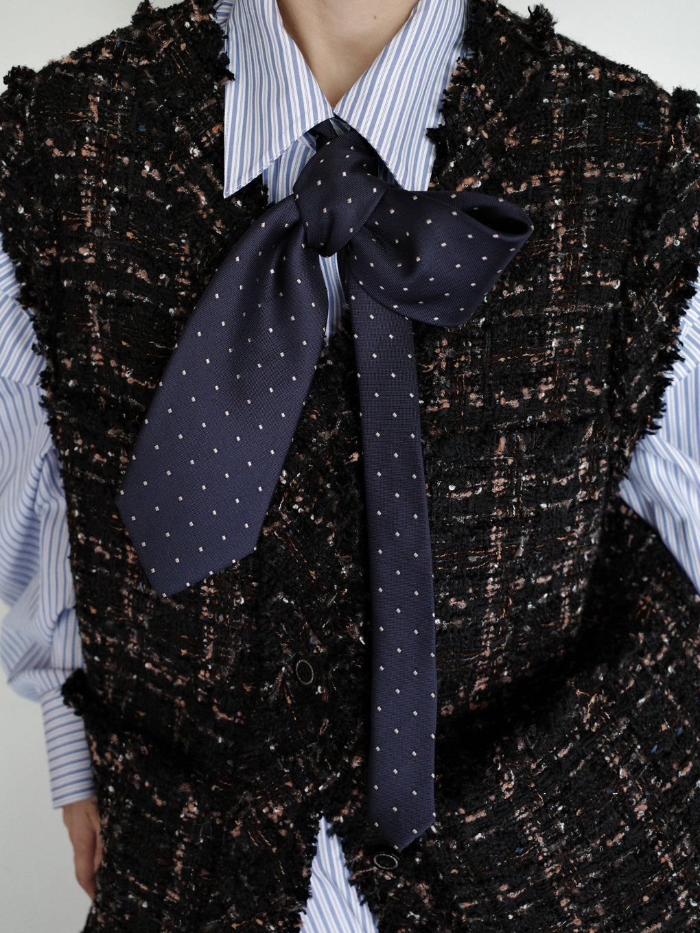 UND TEXTURE TWEED VEST