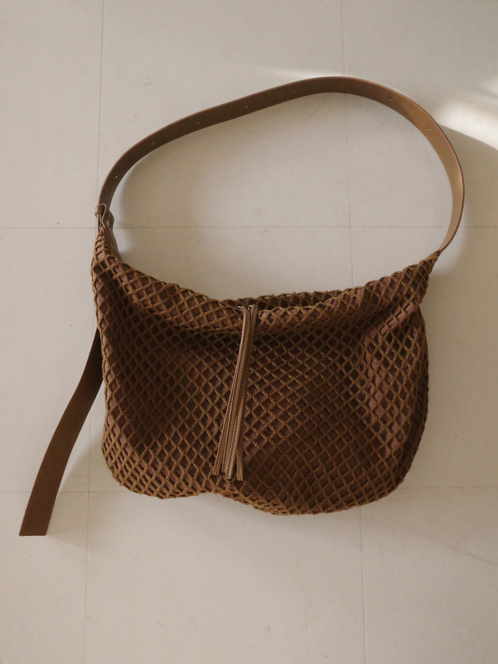 MEDI MESH ROUND SHOULDER BAG