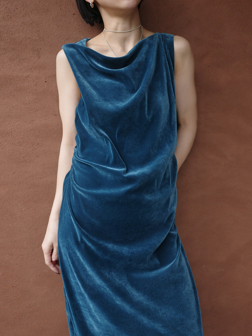DRAPE CURVE VELOUR DRESS
