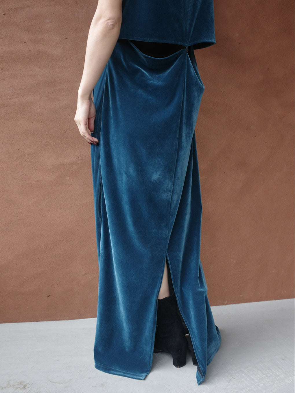DRAPE CURVE VELOUR DRESS
